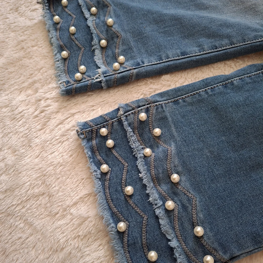 Cato's Pearl Embellished Cropped Jeans Womens Capri Ankle Denim Frayed Hem Bout - Picture 4 of 5